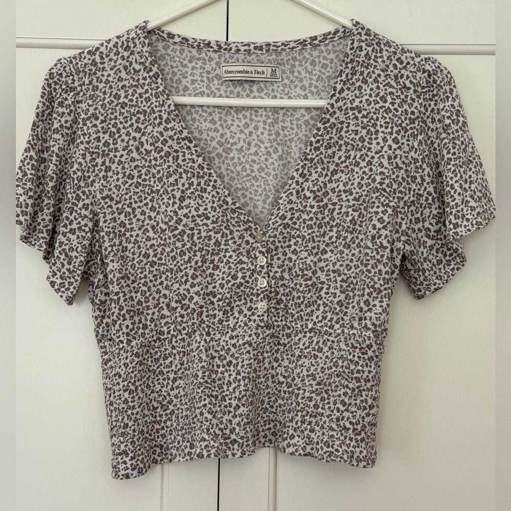 Abercrombie & Fitch Cheetah Print top Sz M